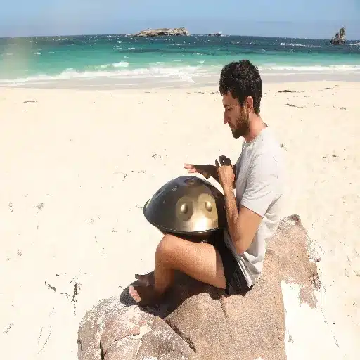 Playing the Handpan